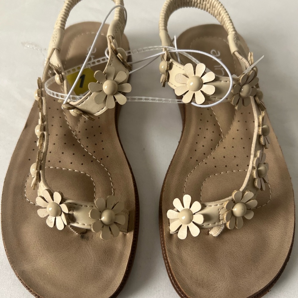 Annie Cream Slippers with Cushioned Comfort, Biege, Size 1,‎ NWOT